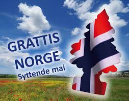Norska kungafamiljen firade nationaldagen i oslo den 17 maj är norges nationaldag och den norska kungafamiljen vinkade från slottsbalkongen till paraden nedanför. Wunder Baum Grattis Norge Idag Syttende Mai Pa Sjalvaste Nationaldagen Rekommenderar Vi Foljande Harliga Dofter For Att Forgylla Firandet Berry Mix Jordgubbe Summer Cotton Facebook