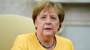 Und macht, was sie immer macht: Angela Merkel Blankes Entsetzen Nackt Grusse Zum Geburtstag News De