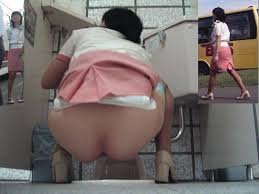 美人バスガイドさんが修学旅行の男子生徒達にパンチラやトイレ中を盗撮されまくってしまった画像！ - p-dreamer パンチラの憧憬