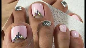 Modelo de uñas para el pie azul con piedras. Beautiful Designs For Toenails With Swarovski Crystals Lindos Disenos De Unas De Pies Con Cristales Youtube