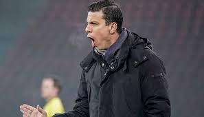 Mit den innerschweizern hat berner eine harzige saison hinter sich, erst letzte woche gelingt der klassenerhalt. Yb Gc Befassen Sich Mit Demselben Trainer