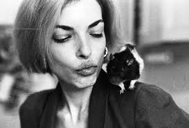 zoë lund and one of her many pet rats 🖤 her home was a haven for the  creatures, she was a worldly grimy sort of snow white