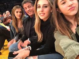 Ünlü sunucu kızı lidya'nın, babası ile görüşmesine uzun yıllar izin vermiyor. Unlulerin Taninmayan Cocuklari Foto Galerisi