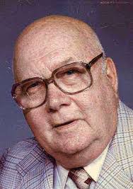 Frederick Brewster's Instagram, Twitter & Facebook