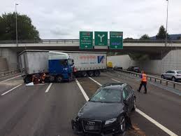 a1 bei harkingen so stau nach schwerem verkehrsunfall 1815 ch