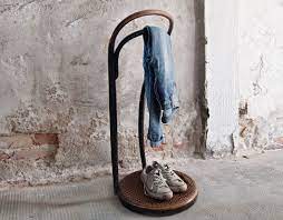 Come Trasformare Una Sedia In Servomuto Livingcorriere Arredamento Vecchie Sedie Idee Carine