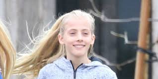 Hazel has fraternal twin brothers phinnaeus moder and henry daniel moder. Hazel Moder S Wiki Who Is Julia Roberts 15yo Daughter
