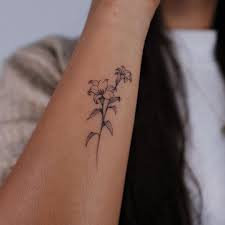Tatouage Fleur De Lys On Vous Dit Tout De Ses Significations