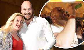 Tyson fury looks tense as he returns to uk with pregnant wife paris and 5 kids ok! Tyson Fury S Wife Paris Reveals She Thought About Ending Their Marriage Daily Mail Online