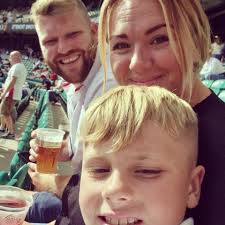 Does anybody know who the local Evri courier is? Apparently they have  'tried to deliver parcel Weds, Thurs, Fri and today when at least one of us  has always been home and