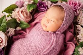 Cute baby photoshoot ideas in park theme with bubbles,rose petals,balloons & teddy bear. 10 Newborn Baby Photoshoot Ideas Inspiration