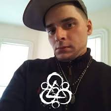 I go to capture D and a simple man comes with a pistol and that's it, I'm  dead. 🤦🏻‍♂️🤦🏻‍♂️🤦🏻‍♂️🤦🏻‍♂️ Ps5 .