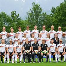 Bayern finished three points behind champions 1. Frauen Wm 2019 Deutschland Kader Mit Allen Spielerinnen Im Uberblick Fussball