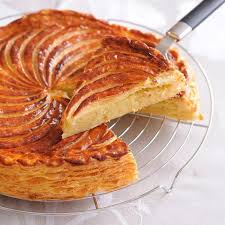 Recette Galette Des Rois A La Frangipane Recette En 2020 Avec Images Recette De Galette Des Rois Frangipane Recette Galette Des Rois Recette