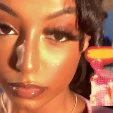 WOOCHIEWOBBLER - In My Head | iHeart