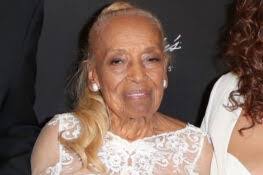 Maureen Carver's Instagram, Twitter & Facebook