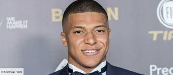 She currently lives in bondy, france. Kylian Mbappe Qui Est Fayza Celle A Qui Il Doit Tout Gala