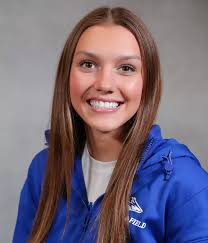 Abby Everitt's Instagram, Twitter & Facebook