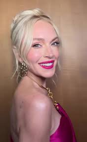 “Might run up in Disney, out in LA with Lindsay.” The iconic actress  @lindsaylohan attached @Nicki Minaj’s #PinkFridayGirls from the  #PinkFriday2 album to her recent instagram reel.  😍😍😍🔥🔥♥️♥️🩷🩷🩷🦄🦄🦄🦄 ...