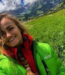 ✨Resident Feature✨ Name: Emily Burson, CA1 Med School: Rocky Vista  University Home Town: Grand Junction, CO Anesthesia Interest: Chronic pain  TIVA or Gas: A little bit this and a little bit of