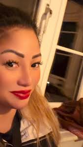 Debbie Howes (@iamdebbiehowes) • Instagram photos and videos