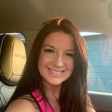 Sonja Pitzer's Instagram, Twitter & Facebook