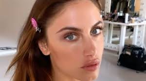 Possible related people for beatrice marchetti include dylan shea marchetti, elio a marchetti, gina marie marchetti, jodi c marchetti, katie. Beatrice Marchetti Dalle Passerelle A L Isola Dei Famosi Chi E La Nuova Naufraga