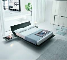 Sentuhan kayu juga terlihat di lantai dan meja kamar. 5 Desain Tempat Tidur Kayu Yang Modern Dan Minimalis Courtina Courtina