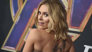 Blasting the mouse house for shamelessly attacking her over her black widow lawsuit. Scarlett Johansson Film Uber Eine Kunstliche Ehefrau Kultur Stuttgarter Zeitung