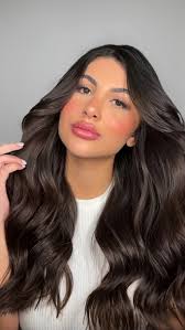 Jheny Santucci afirma que continuará a trabalhar na gravidez e cita apoio  de Arthur Aguiar: 'Sei que poderei contar com ele'