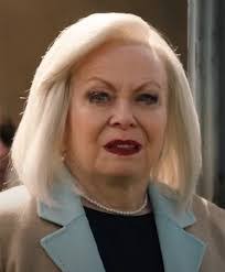 Caroline Warner's Instagram, Twitter & Facebook