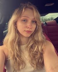 Corrine Riddle's Instagram, Twitter & Facebook