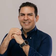 Filemon Parra's Instagram, Twitter & Facebook