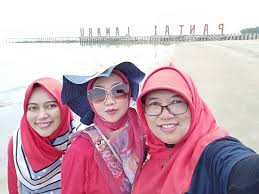 Bisa jadi nomor hp yang anda miliki hilang atau kondisi lainnya. Pantai Lamaru Balikpapan Indonesia Review Tripadvisor