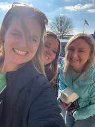 Fun friend lunch today with Amanda Torres and Julie Bendtsen ❤️❤️❤️