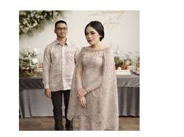 Model baju untuk orang gemuk paling modis busana muslim modis. 30 Model Kebaya Untuk Orang Gemuk Dijamin Stylish Updated 2021 Bukareview