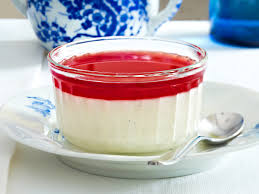 Jedes rezept gibt es in schriftlicher form auf meinem blog und als video hier auf youtube. Panna Cotta Italienischer Dessert Klassiker Lecker