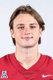 Kelly Ledwith's Instagram, Twitter & Facebook