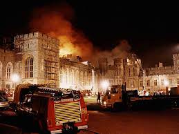 On the 20th of november 1992, almost 27 years ago, a spotlight and a curtain caused a major royal upset. Looking Back At The Windsor Castle Fire After 25 Years Berkshire Live