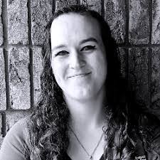 Tracy Prouty's Instagram, Twitter & Facebook