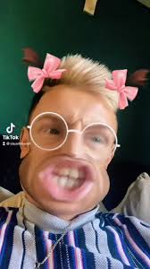 Stuart Marsh 😜 (@stuartmarsh)