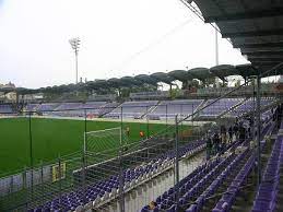 Het szusza ferenc stadion (vroeger bekend onder de naam megyeri úti stadion of simpelweg megyeri út) is de thuisbasis van de hongaarse voetbalclub ujpest fc at uitkomt in de nb1. Szusza Ferenc Stadion Ujpest Vasas Ujpest Ii Stats