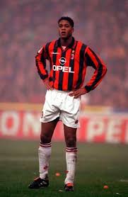 Patrick Stephan Kluivert 1994 1997 Ajax 1997 1998 Milan 1998 2004 Barcelona 2004 2005 Newcastle United 2005 2006 Valenc Joueur De Football Football Joueur