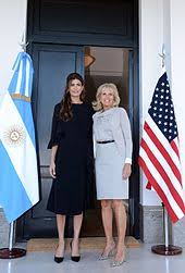 Jun 12, 2021 · jill biden arbeitete früher selbst als englischlehrerin an verschiedenen einrichtungen. Jill Biden Wikipedia