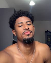 Salut 👋😊, bon début de semaine à toi 🥰👌🤍