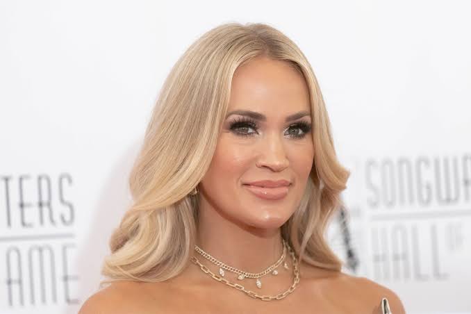 Just bring it on" - American Idol's Carrie Underwood faces boos over  original song critique - PRIMETIMER