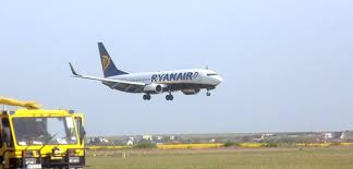 Din cauza ninsorii abundente si a. Avion Ryanair Ajuns Cu 4 Ore Intarziere La Timisoara Pentru Ca A