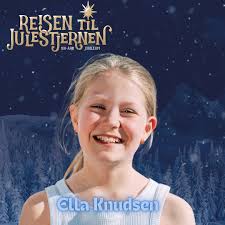 Nå nærmer premieren seg med stormskritt, for i dag er det kun en måned til  premiere! Som vi gleder oss🌟 Vi fortsetter å presentere våre aktører og  neste ut er flotte Ella