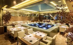 Chef martin berasategui's restaurant lasarte in barcelona is one of the world's best, which you'd come to expect from a man who holds more michelin stars (eight) than any other spanish chef. Modernes Und Luxurioses Hotel In Barcelona Monument Hotel 5 Gl