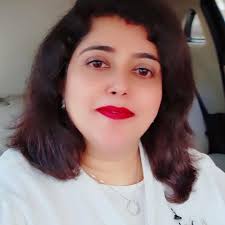 Suddenly there is a fruit display competition at my daughter's school  tomorrow. ..as this week is a healthy food week...so she used whatever was  there available. .at home. .she will display this